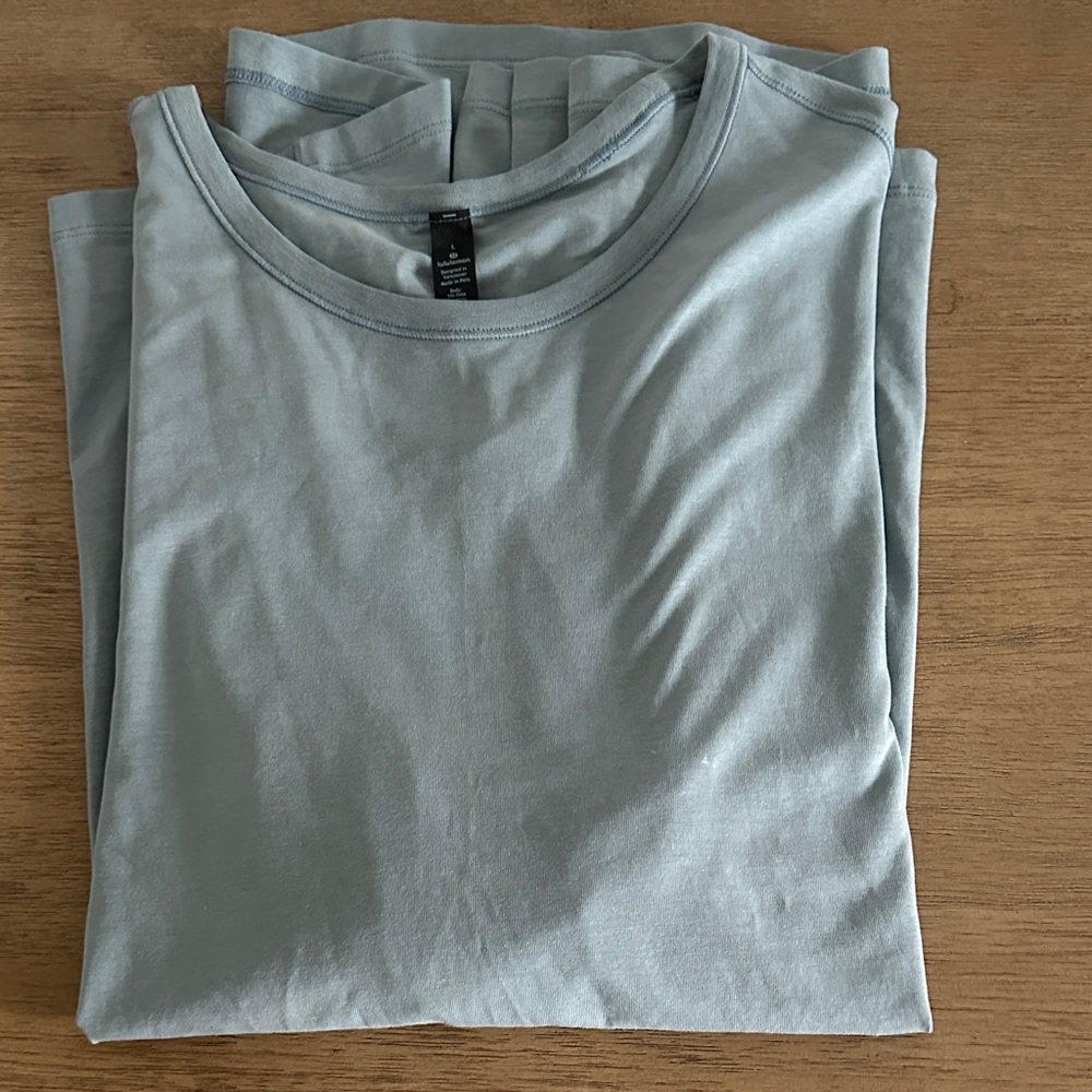 Lululemon Men's Light Blue/Gray Long Sleeve Tee